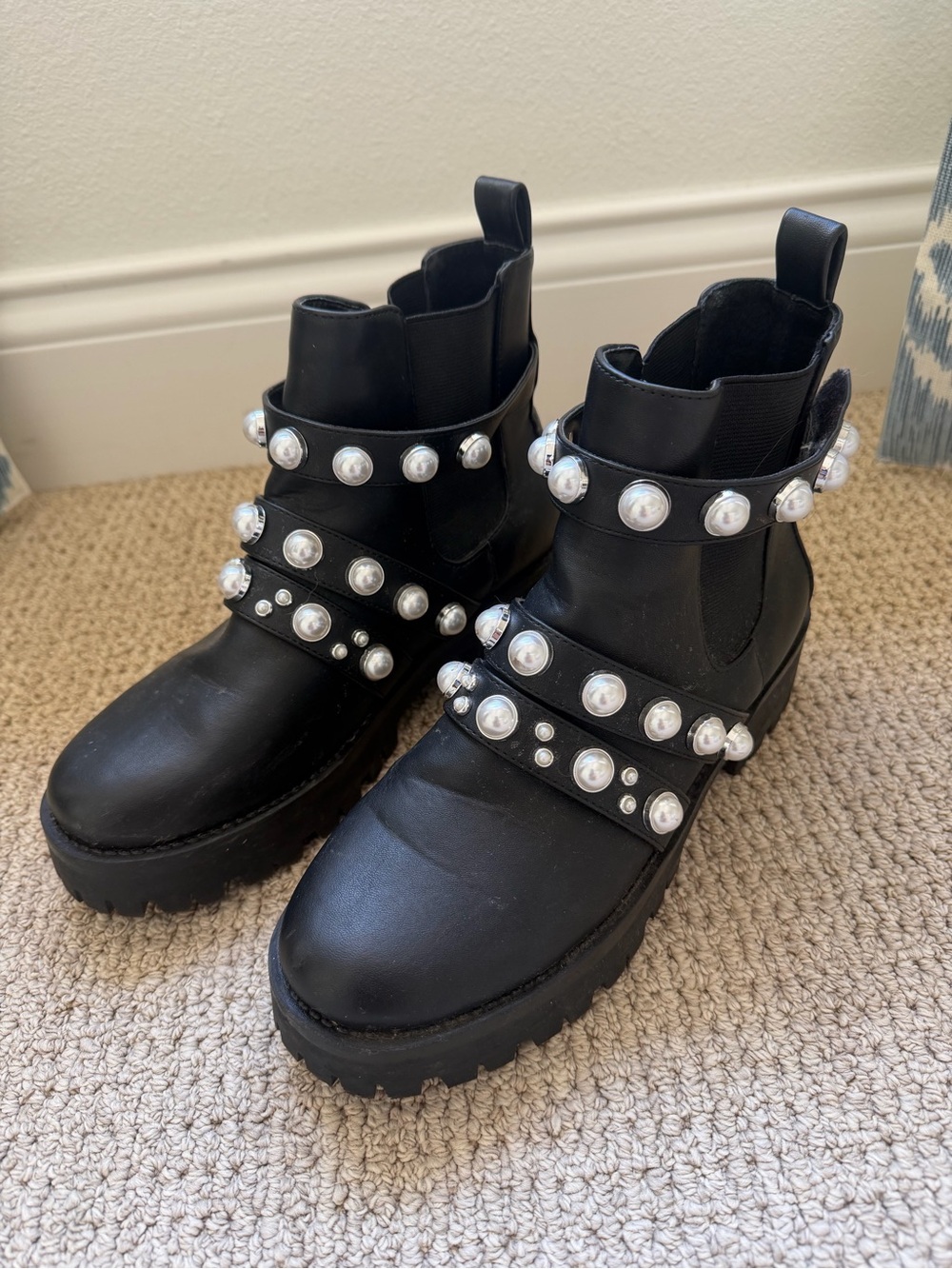 BP Kora Lug Chelsea Boots Size 7.5